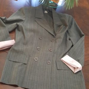 Suits Us. Gray/pink pant suit. 14. Vintage.